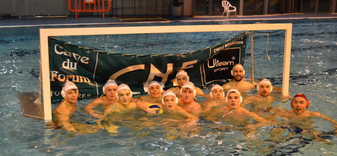 Equipe water polo CNF Fougères.JPG